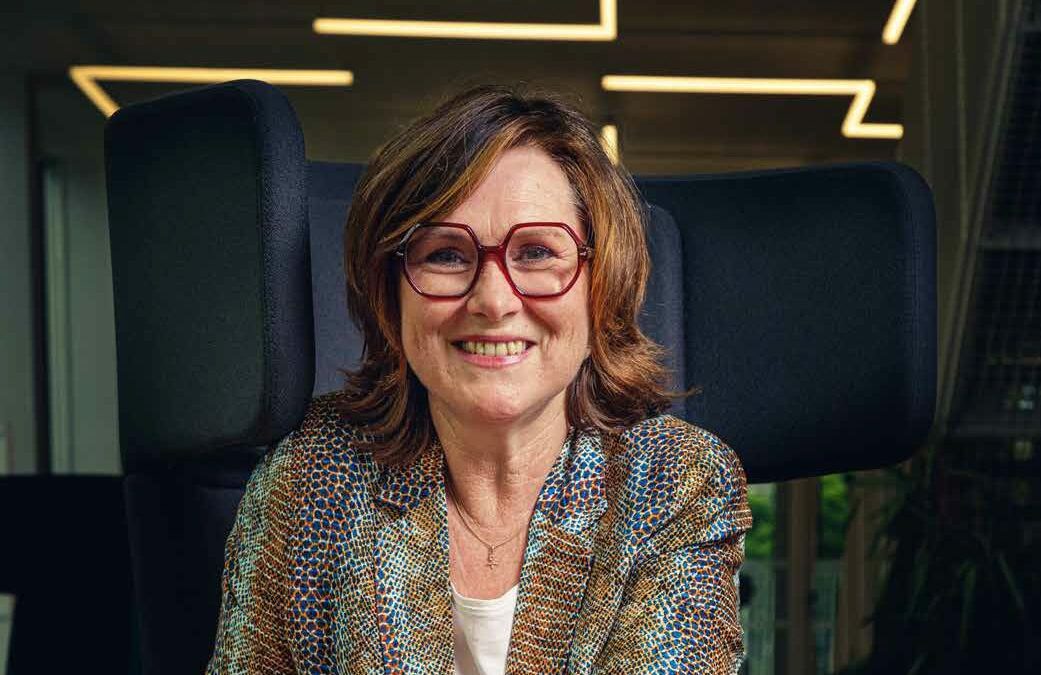 Ça bouillonne : Florence Touzé, professeure et titulaire de la Chaire Impact Positif, Marketing et communication responsable
